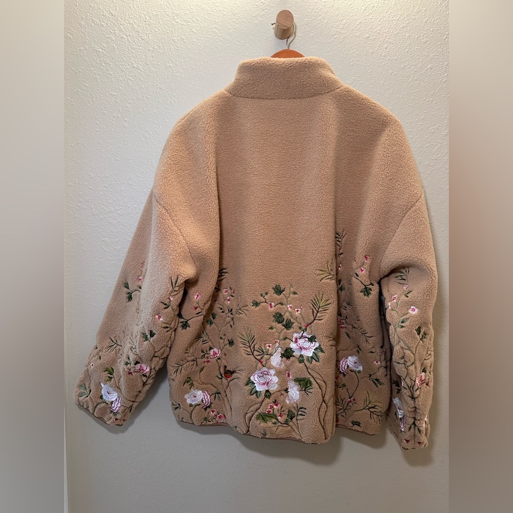 Ryoko Rain Men’s Camel Floral Embroidered Half-Zip Fleece - Picture 9 of 16